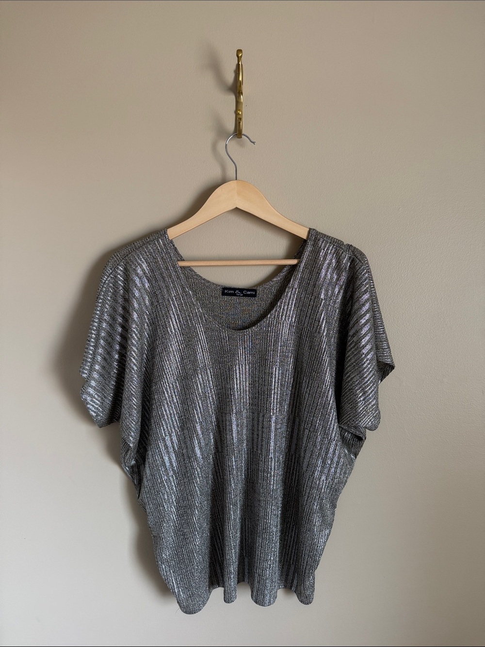 Kim & Cami Metallic Silver Short Sleeve Ribbed Knit Top